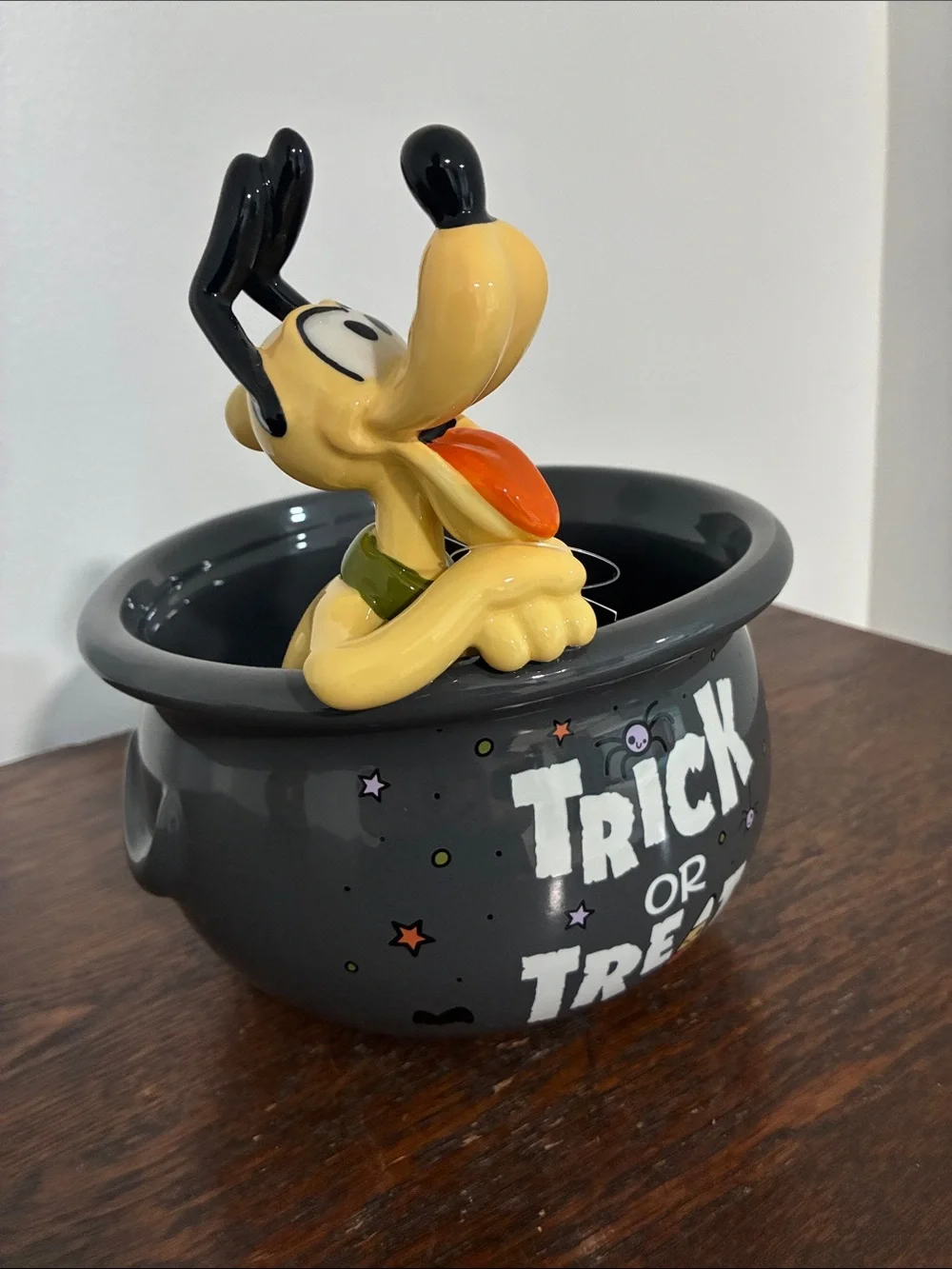NWT- Disney- Pluto 'Trick or Treat' -Halloween Ceramic Candy Cauldron Bowl
